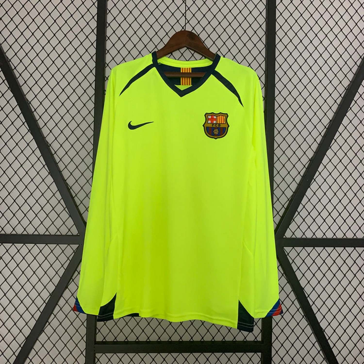 Barcelona Away Shirt 2005/06